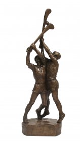 Bronze Hurling High Ball Double Figure 38cm